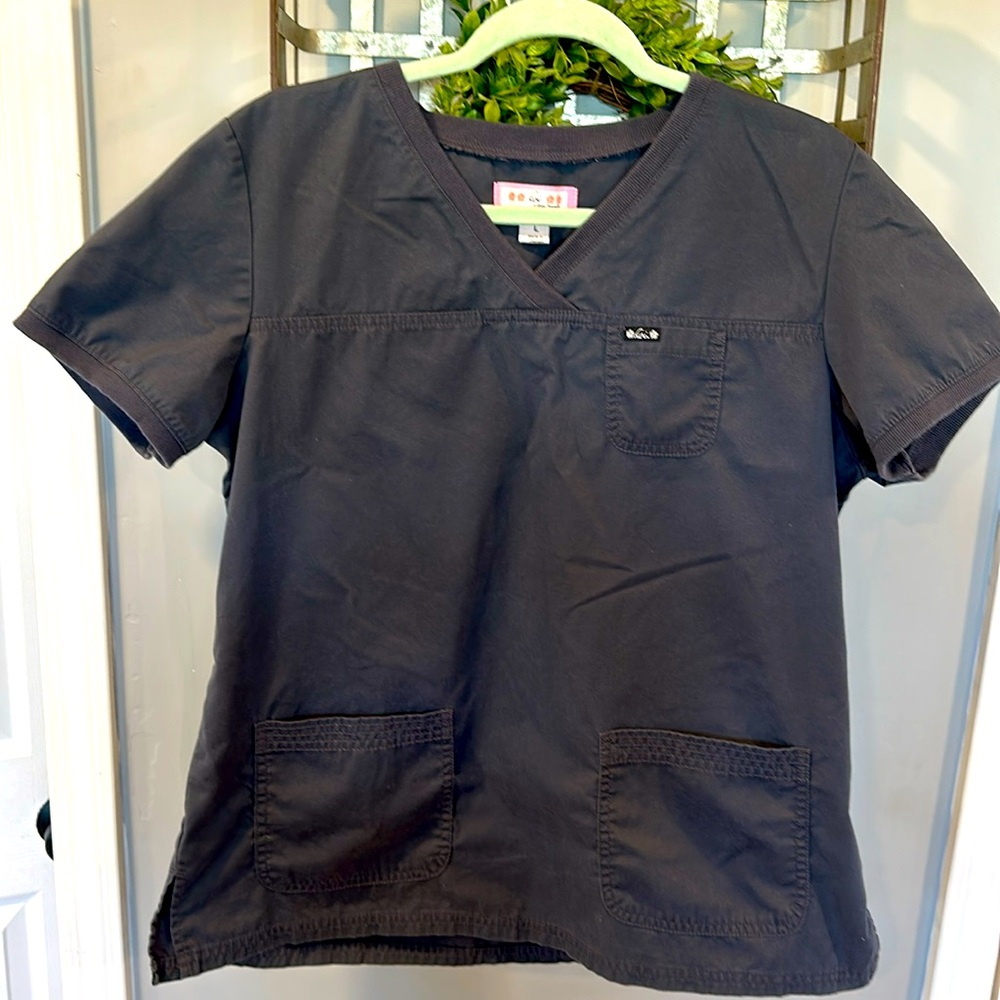 KOI brand women’s scrub top